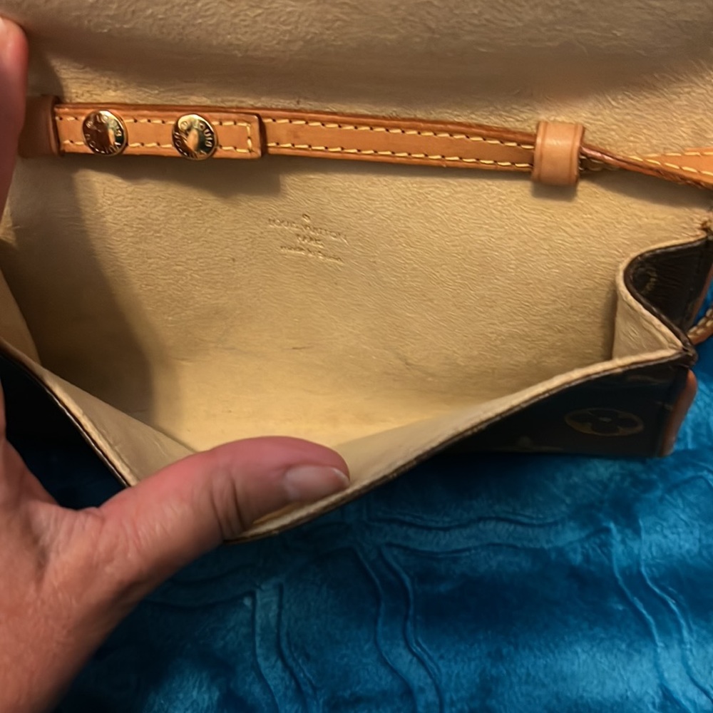 Louis Vuitton Clutch OR Shoulder OR Crossbody Bag - Picture 8 of 9